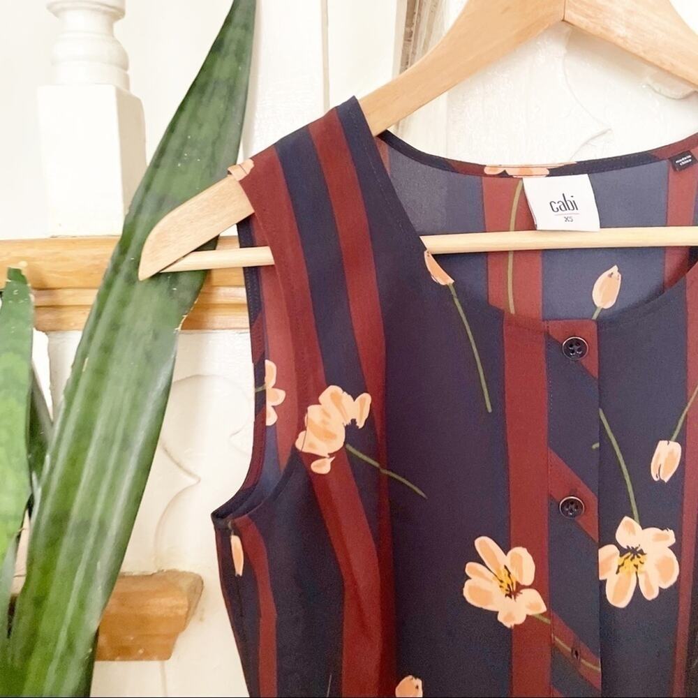 Cabi Navy Blue & Red Floral Striped Sleeveless Button Down Blouse Size XS - Picture 3 of 6
